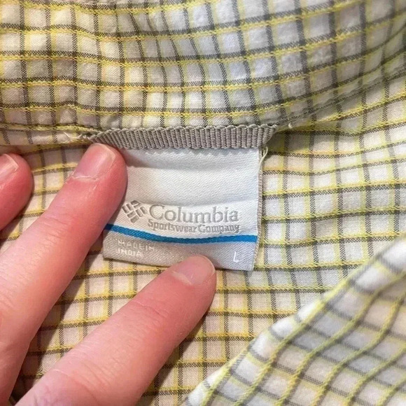 Columbia Men’s Yellow/Gray Checkered Short Sleeve Shirt SZ L - Picture 6 of 6